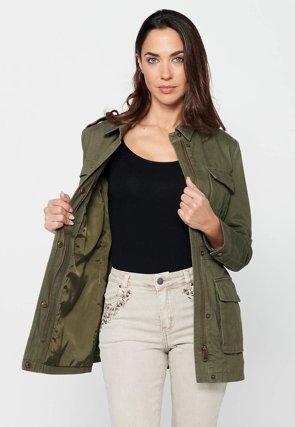 Short long-sleeved parka with shirt collar and Khaki flap pockets for women 10