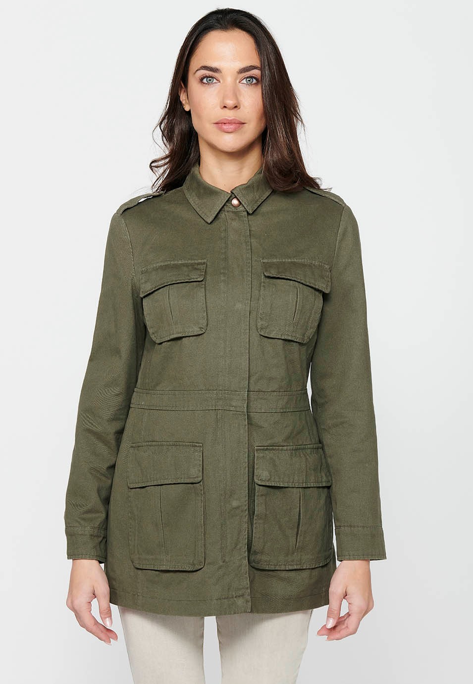 Short long-sleeved parka with shirt collar and Khaki flap pockets for women 2