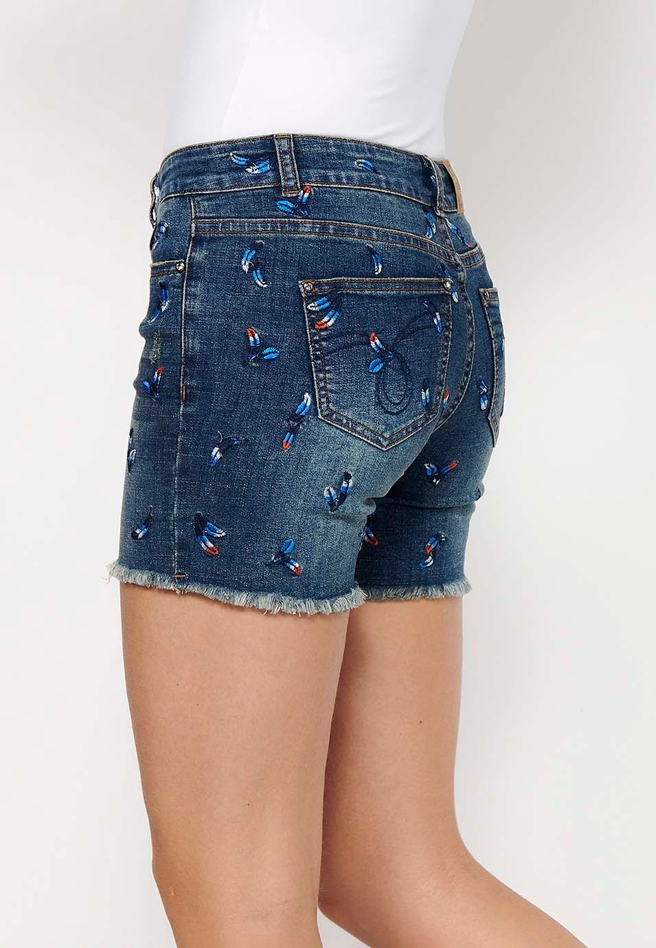 Denim shorts with front zipper and button closure and embroidered fabric with five pockets, one blue pocket pocket for women 8