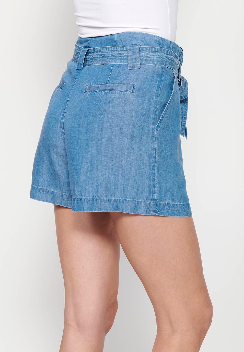 Pantalón short, cintura ajustable con cinta, color azul para mujer