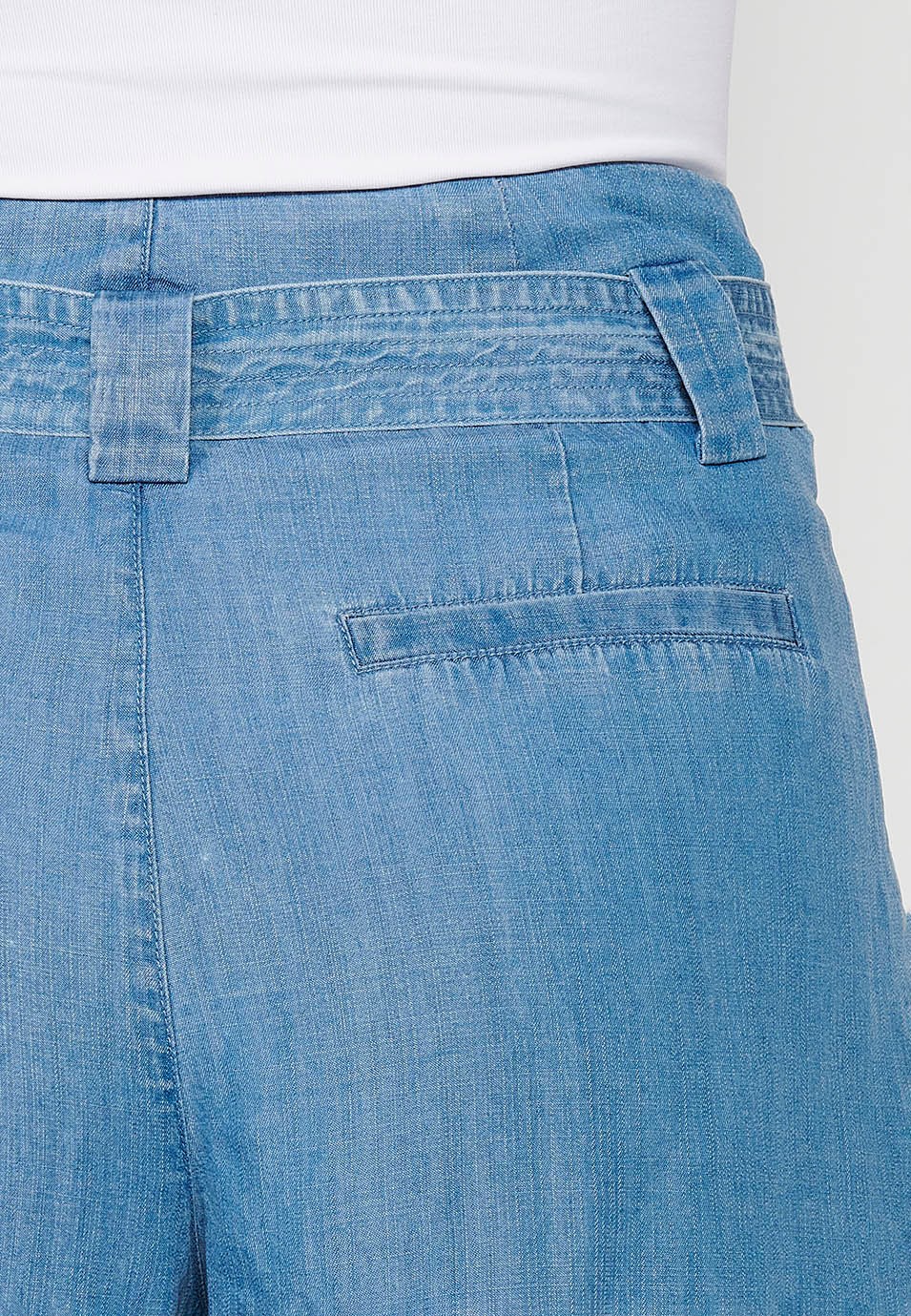 Pantalón short, cintura ajustable con cinta, color azul para mujer
