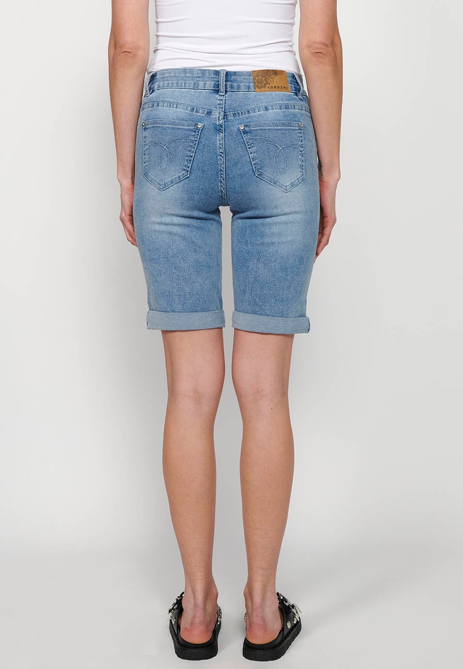 Shorts, Blumenstickerei, blaue Farbe für Damen