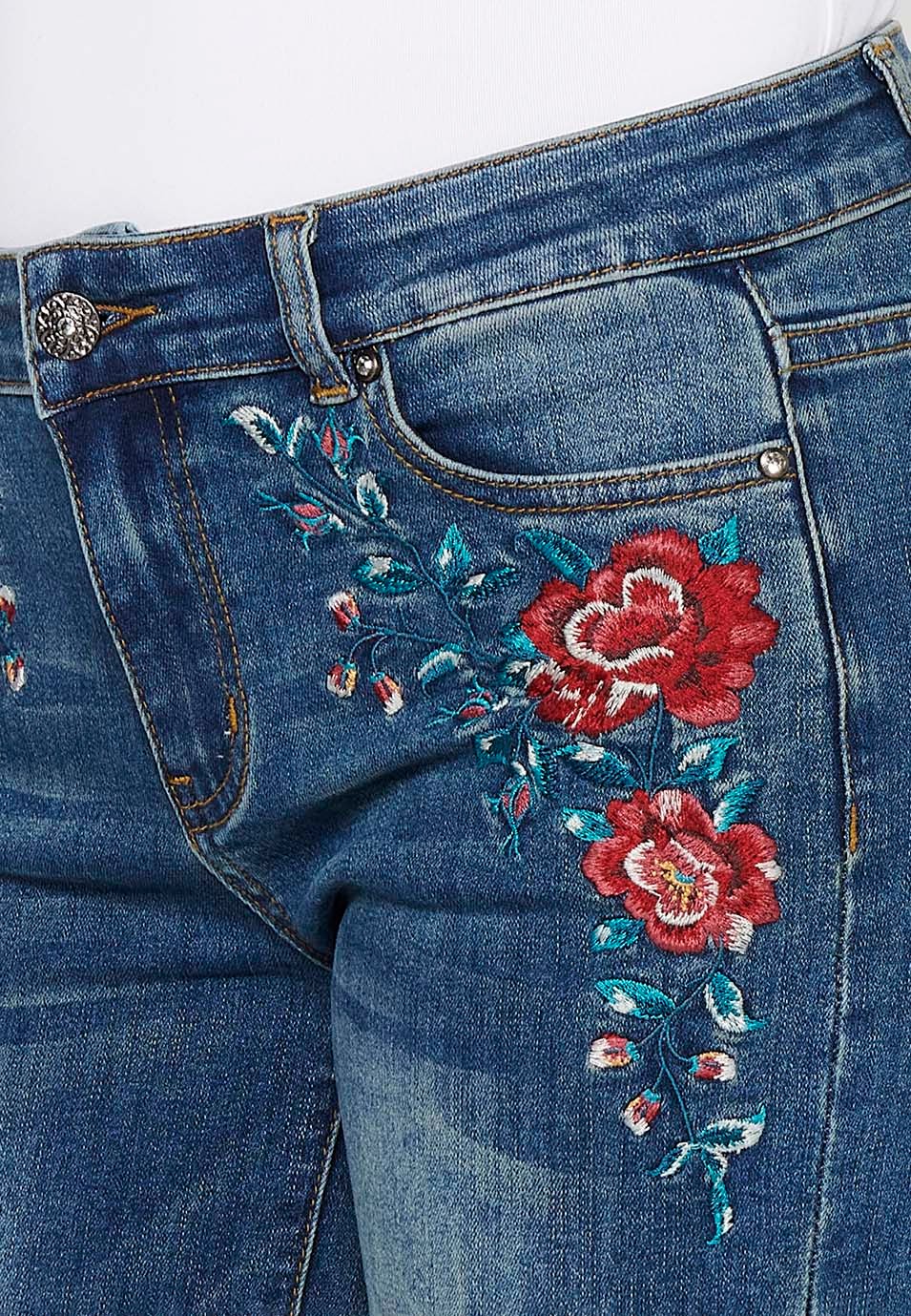 Denim shorts with front zipper and button closure and front floral embroidered details with five pockets, one pocket pocket, Dark Blue for Women 6