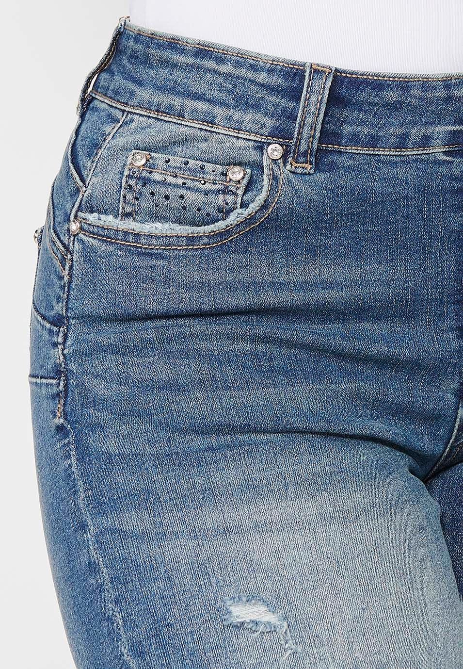 Blaue Shorts mit zerrissenen Details und Frontverschluss mit Reißverschluss und Knopf für Damen 5