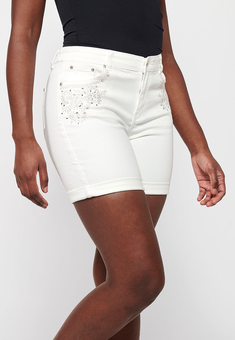 Shorts with cuffed finish with embroidery, white color for women