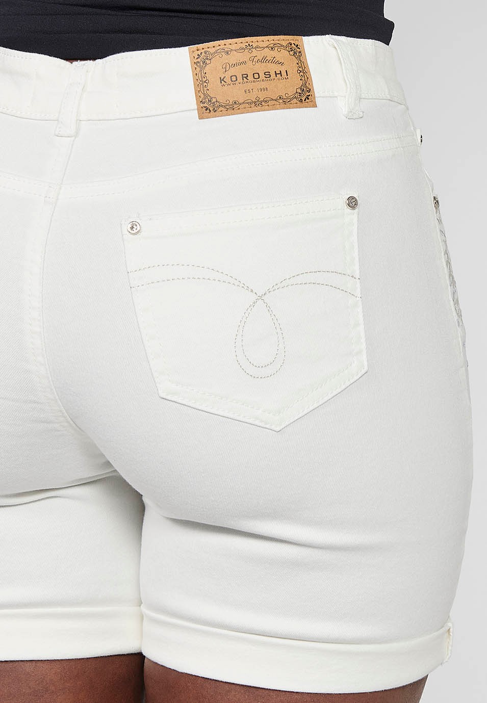 Shorts mit Bündchen und Stickerei, weiße Farbe für Damen