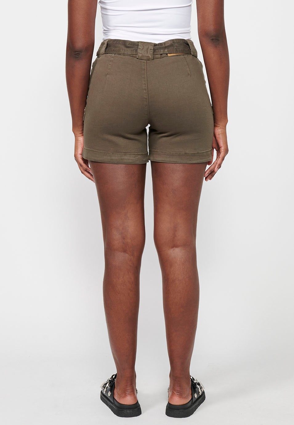 Shorts, pockets with floral embroidery. Adjustable waistband with belt, khaki color for women
