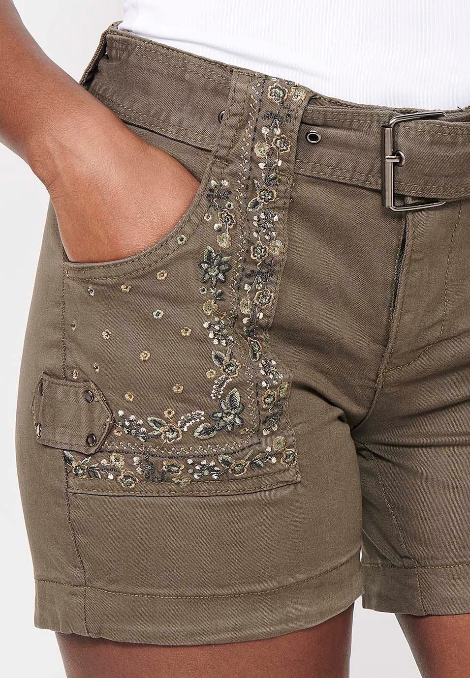 Shorts, pockets with floral embroidery. Adjustable waistband with belt, khaki color for women