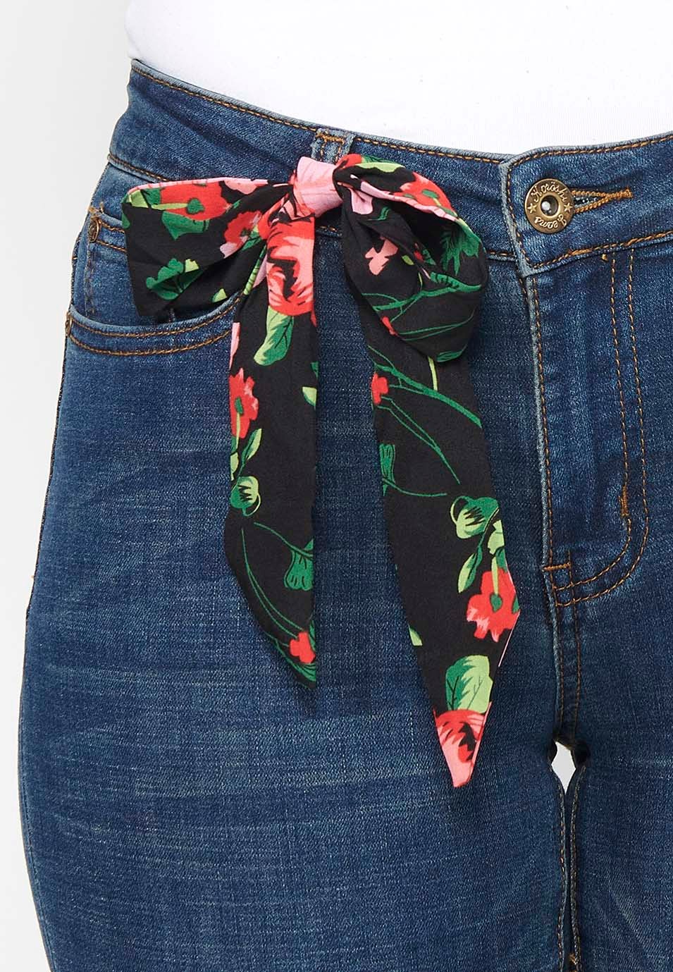 Lange, schmale Jeanshose mit Frontverschluss mit Reißverschluss und Knopf in Dunkelblau für Damen 10