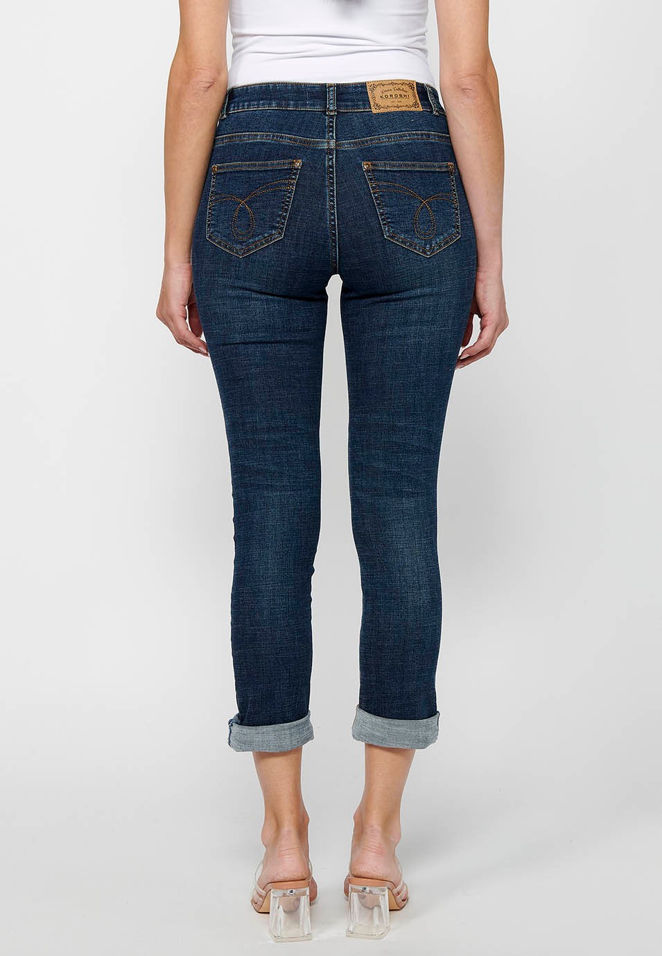 Lange, schmale Jeanshose mit Frontverschluss mit Reißverschluss und Knopf in Dunkelblau für Damen 4