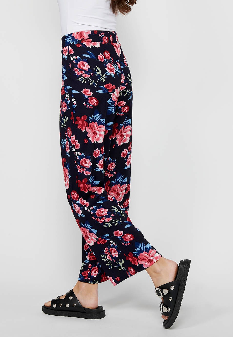 Lockere lange Hose mit elastischem, gummiertem Bund und marineblauem Blumendruck für Damen 7