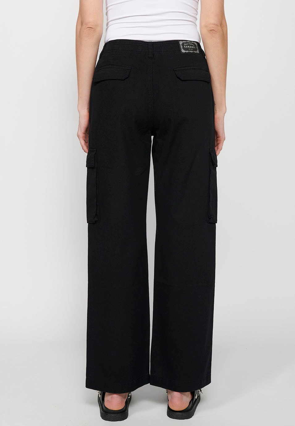 Long cotton cargo pants with pockets, black color for women