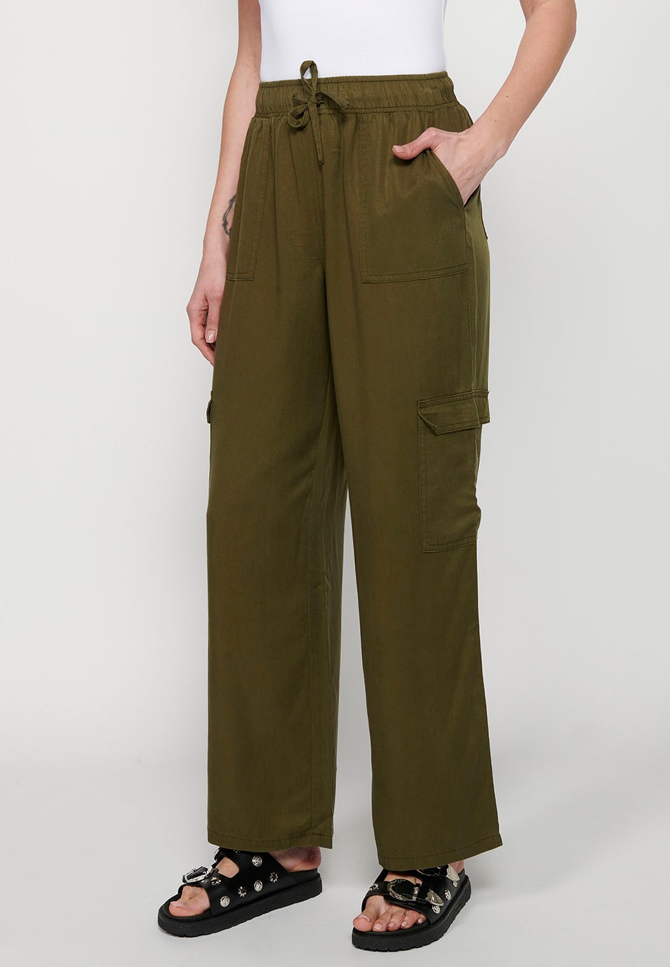 Khaki long jogging pants with rubberized waist for women