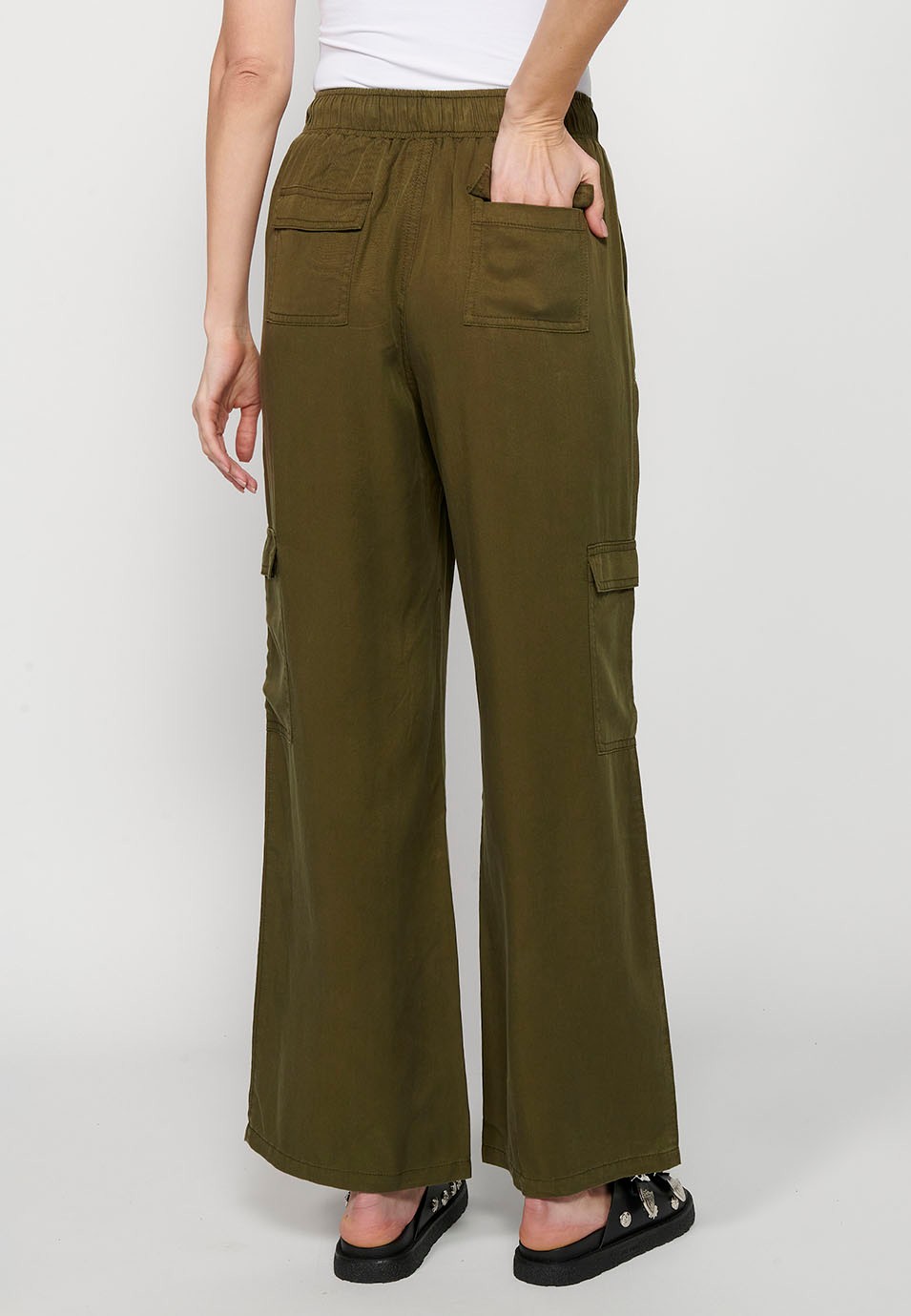 Khaki long jogging pants with rubberized waist for women