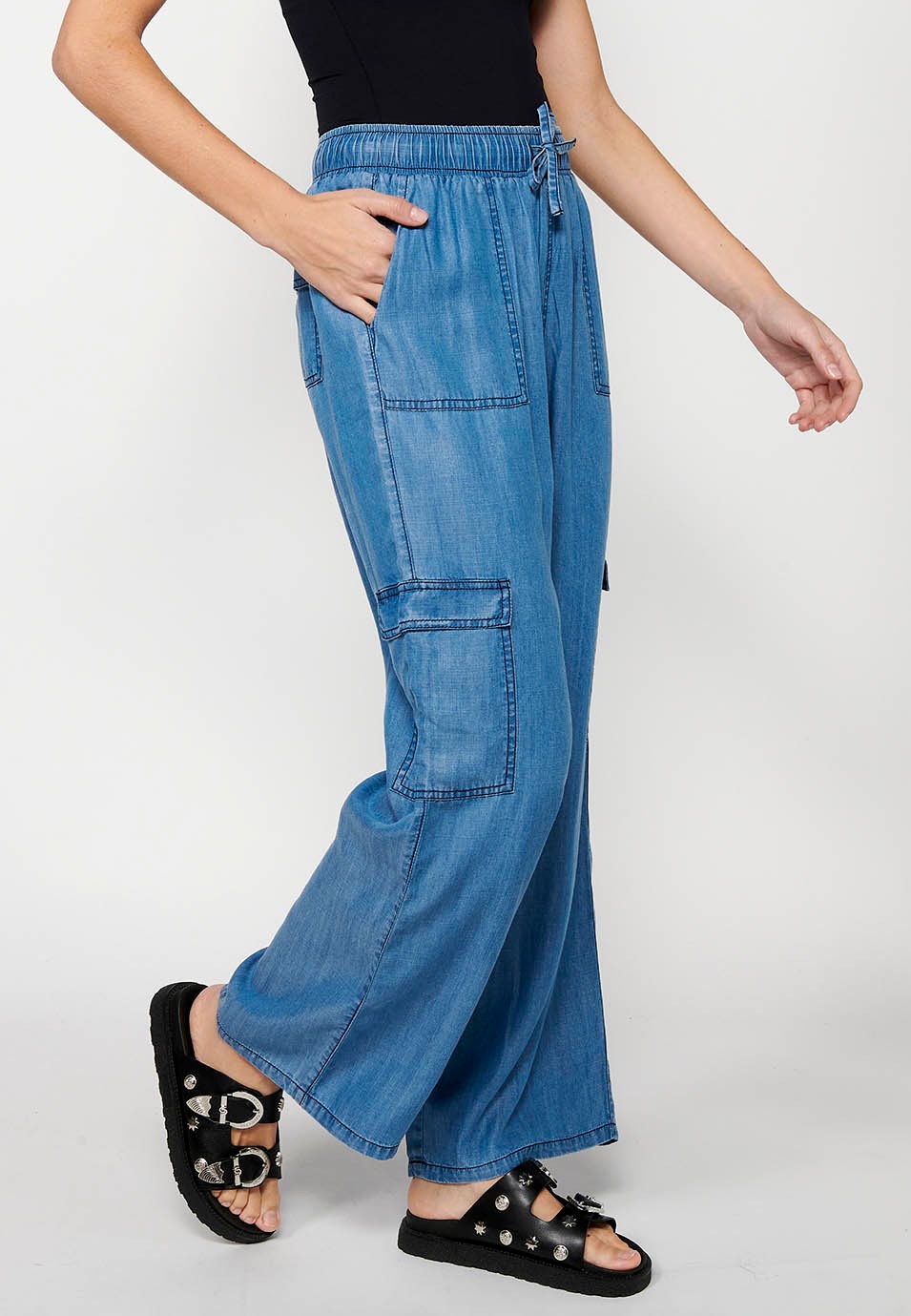 Pantalons llargs jogging amb cintura engomada color blau per a dona 2