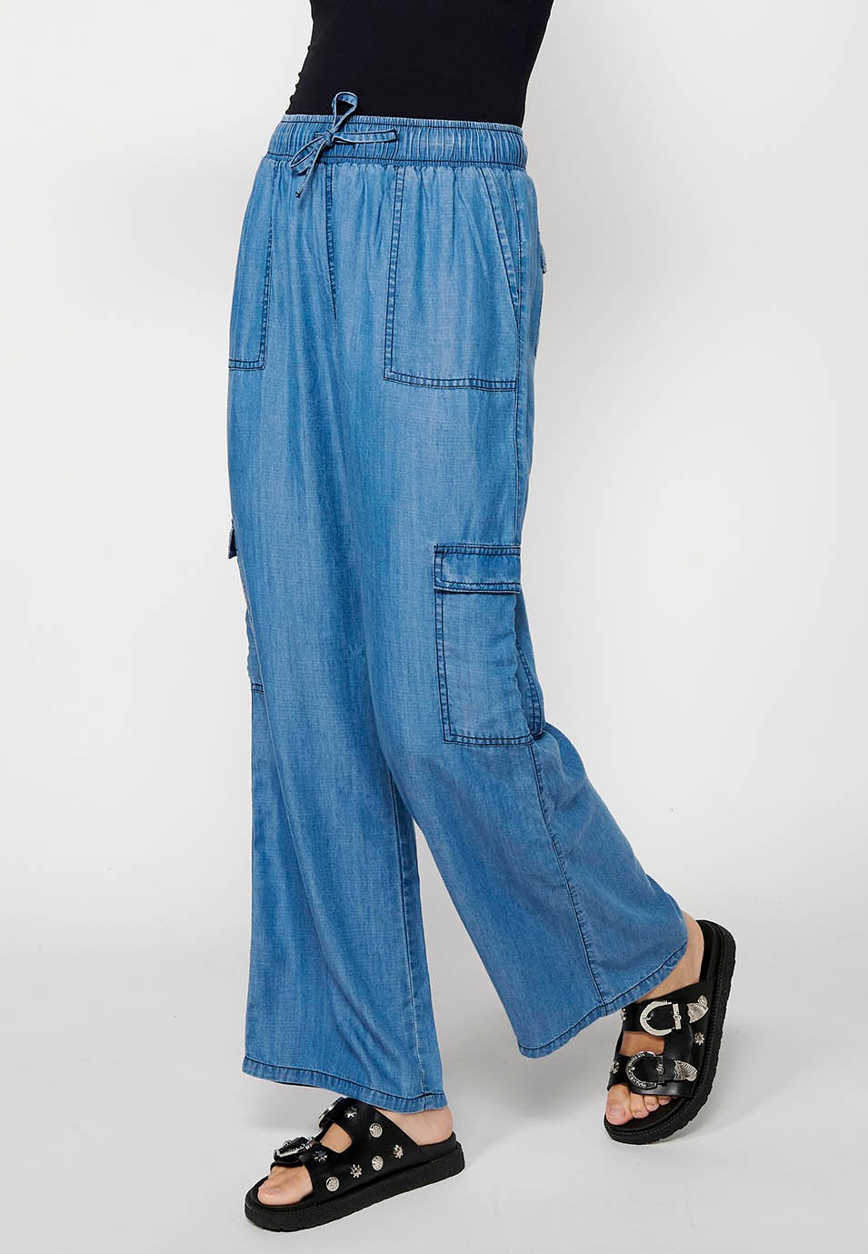 Pantalons llargs jogging amb cintura engomada color blau per a dona 1