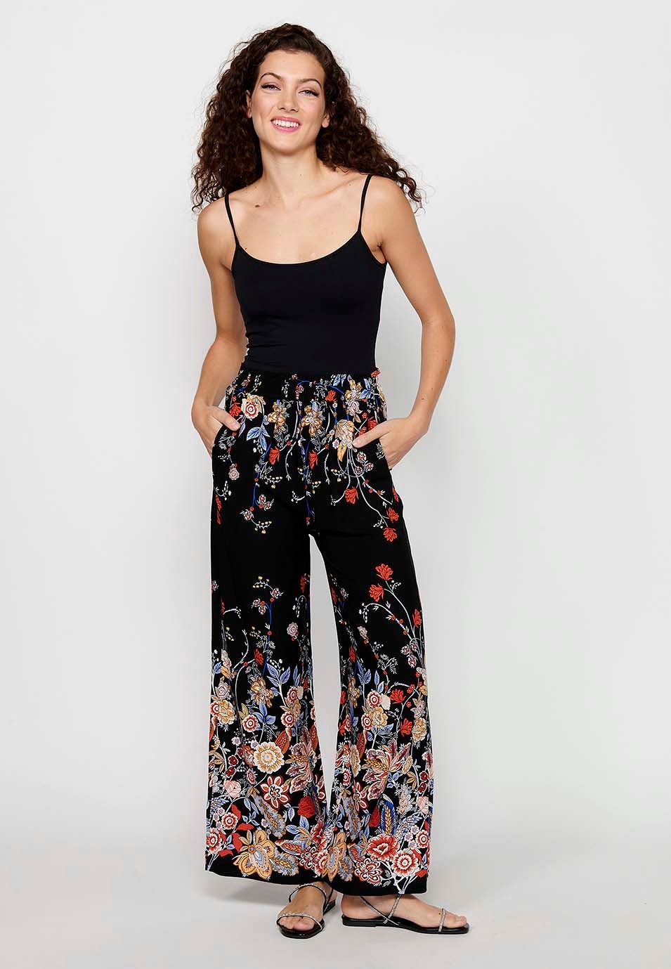 Loose Long Pants with Floral Print and Rubberized Waist in Black for Women