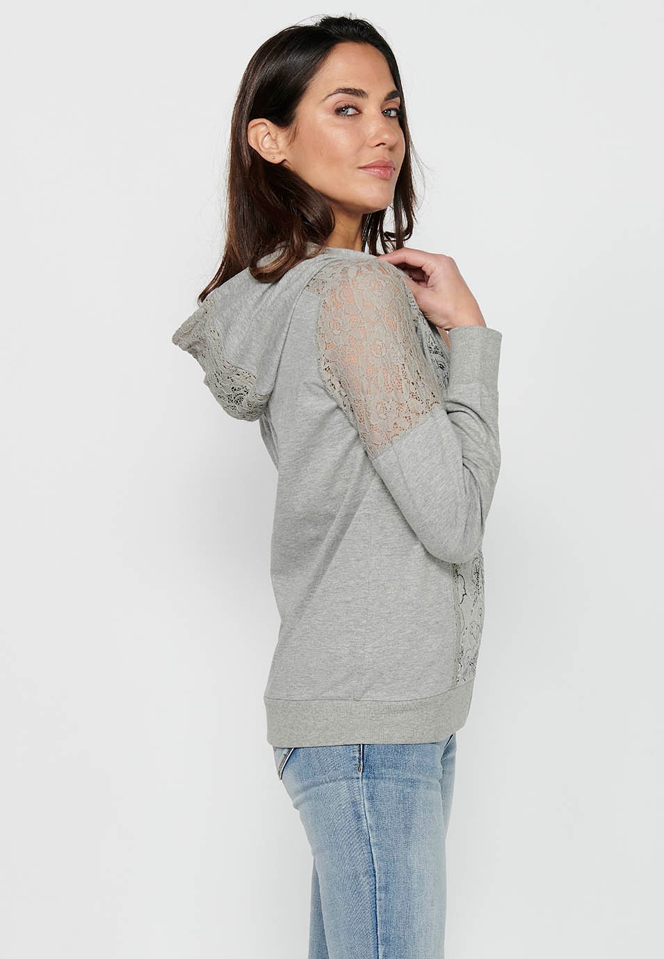 Sudadera chaqueta con Cierre delantero con cremallera y Detalles de blonda con Cuello con capucha de Color Gris para Mujer 3