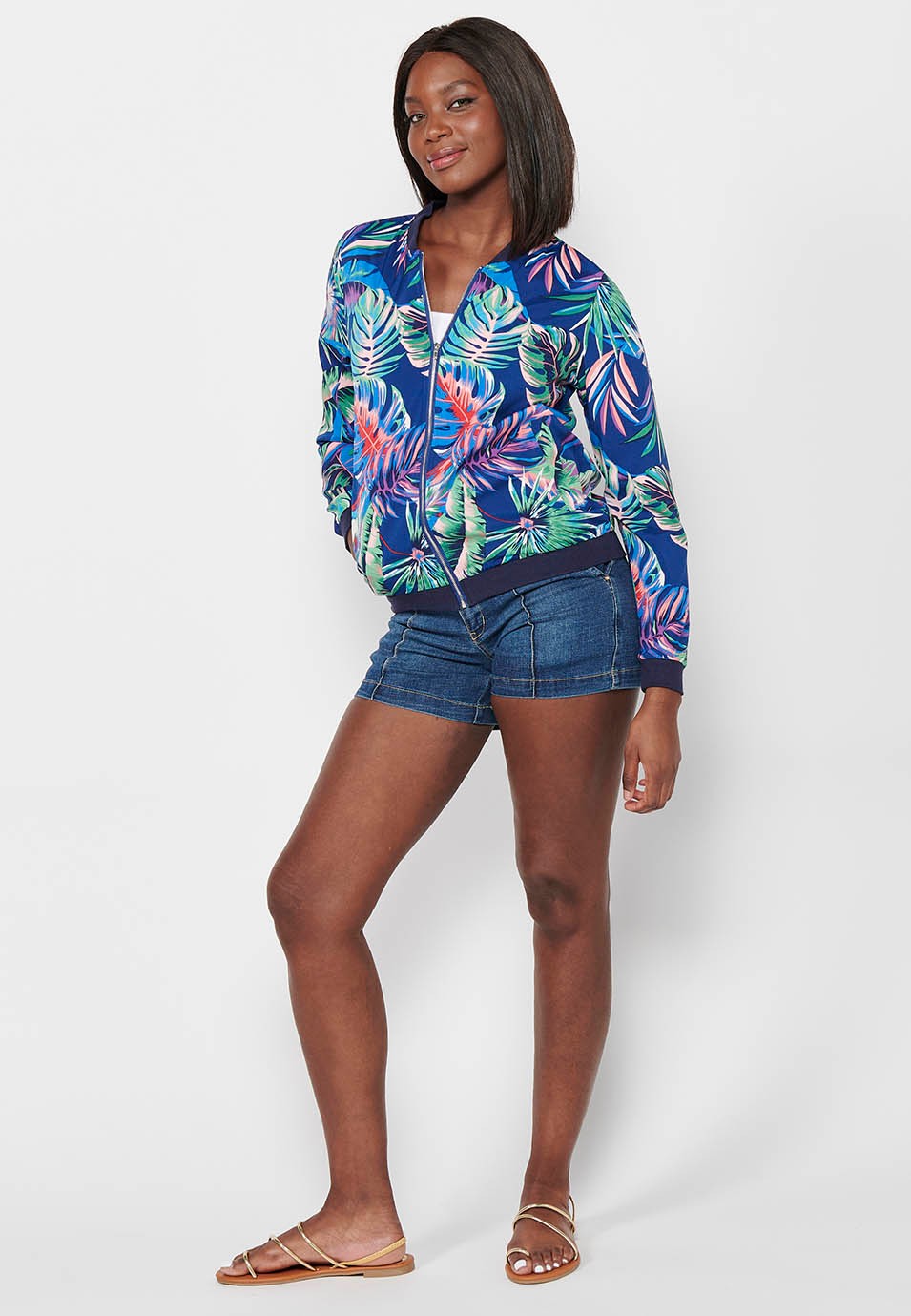 Long-sleeved sweatshirt jacket with blue floral print for women