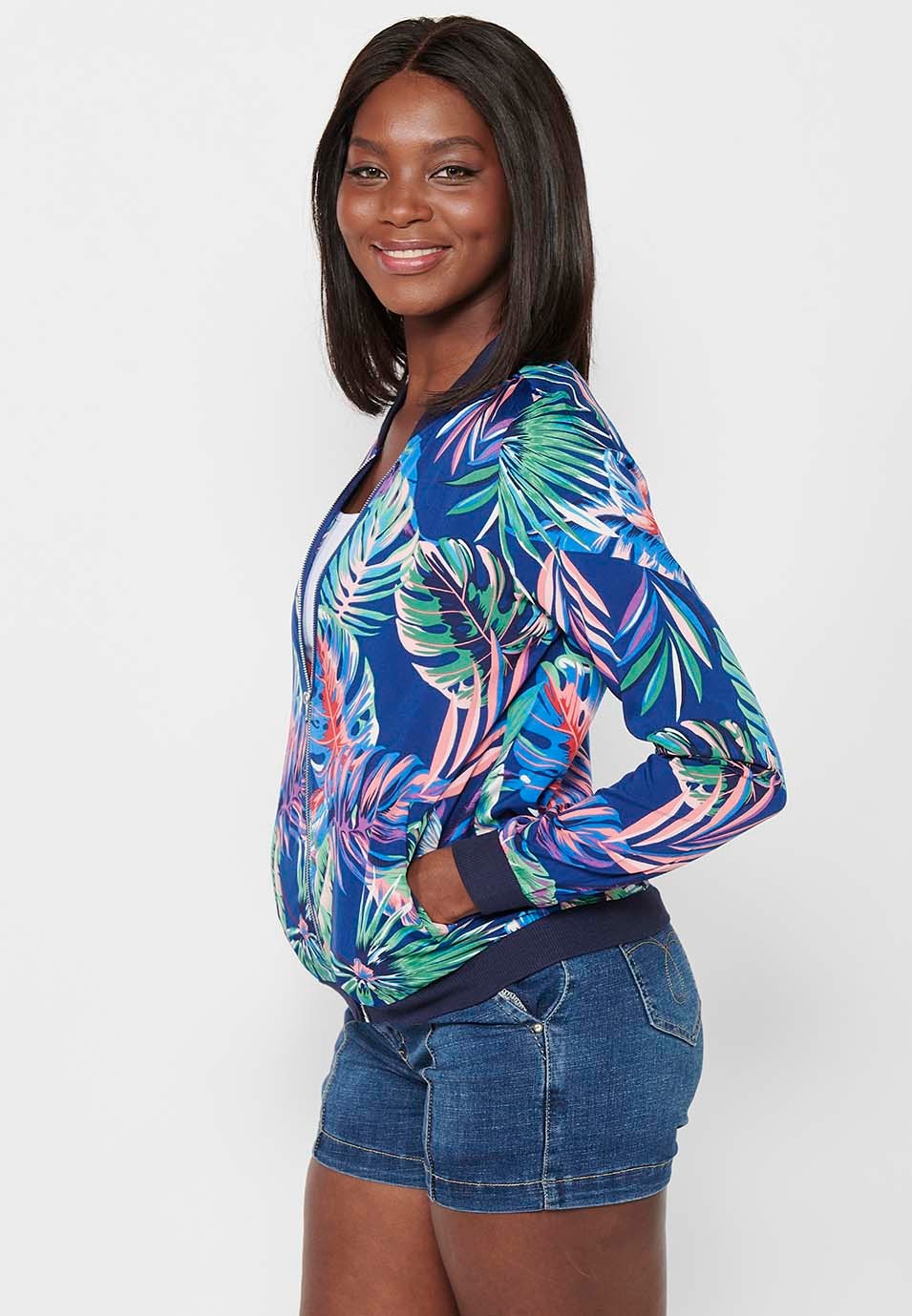 Long-sleeved sweatshirt jacket with blue floral print for women