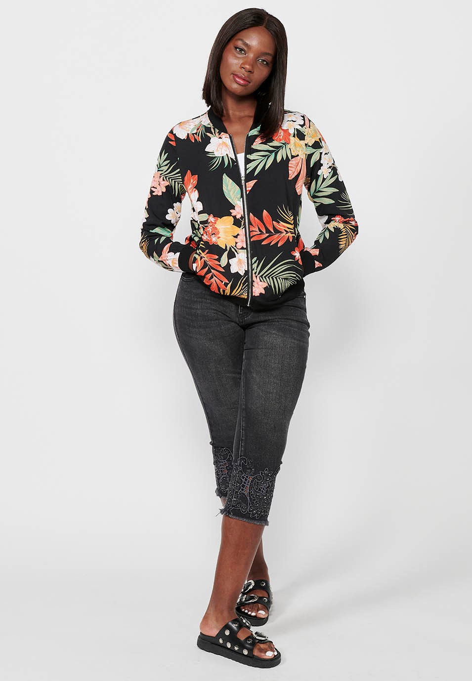 Langärmlige Sweatshirtjacke mit gerippten Abschlüssen und Blumendruck mit Reißverschluss vorne in Mehrfarbig für Damen 4