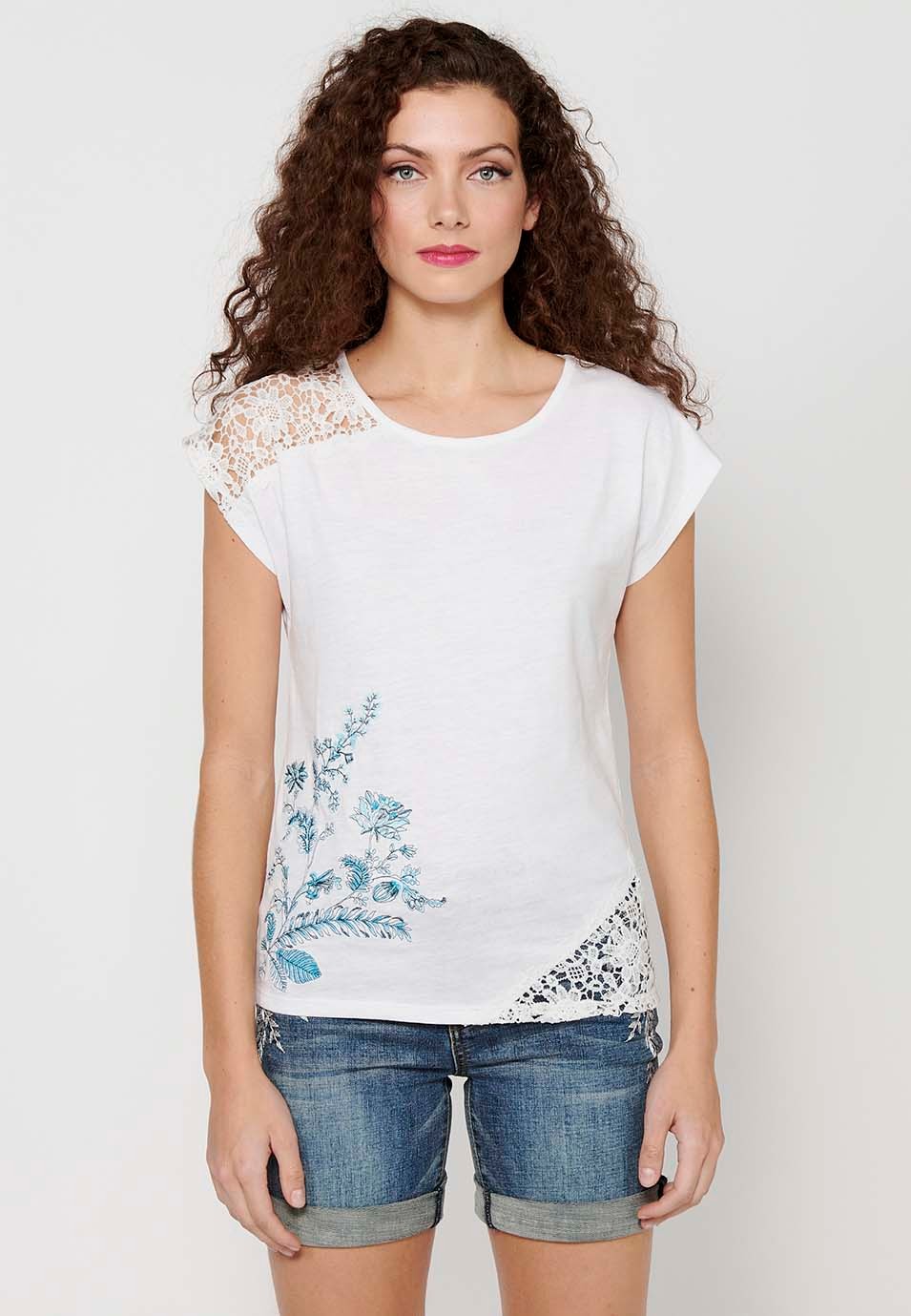 Kurzärmliges T-Shirt-Top aus Baumwolle mit Rundhalsausschnitt und Blumenstickerei vorne in Weiß für Damen 2