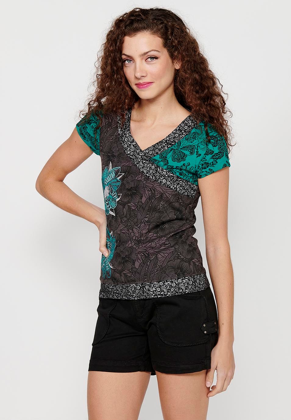 Mintfarbenes, kurzärmliges Baumwoll-T-Shirt mit V-Ausschnitt und Blumendruck für Damen 5