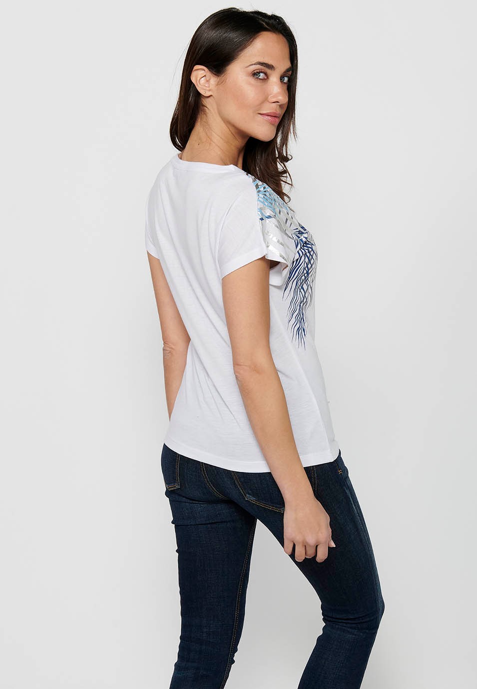 Weißes Damen-T-Shirt mit Rundhalsausschnitt und kurzen Ärmeln und Aufdruck auf der Vorderseite