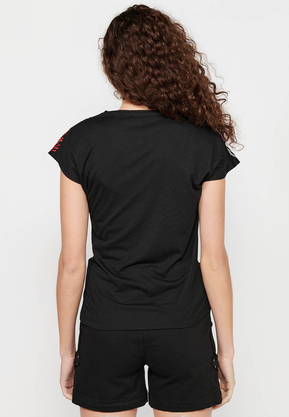 Camiseta de manga corta con Cuello redondo y Estampado delantero de Color Negro para Mujer 2