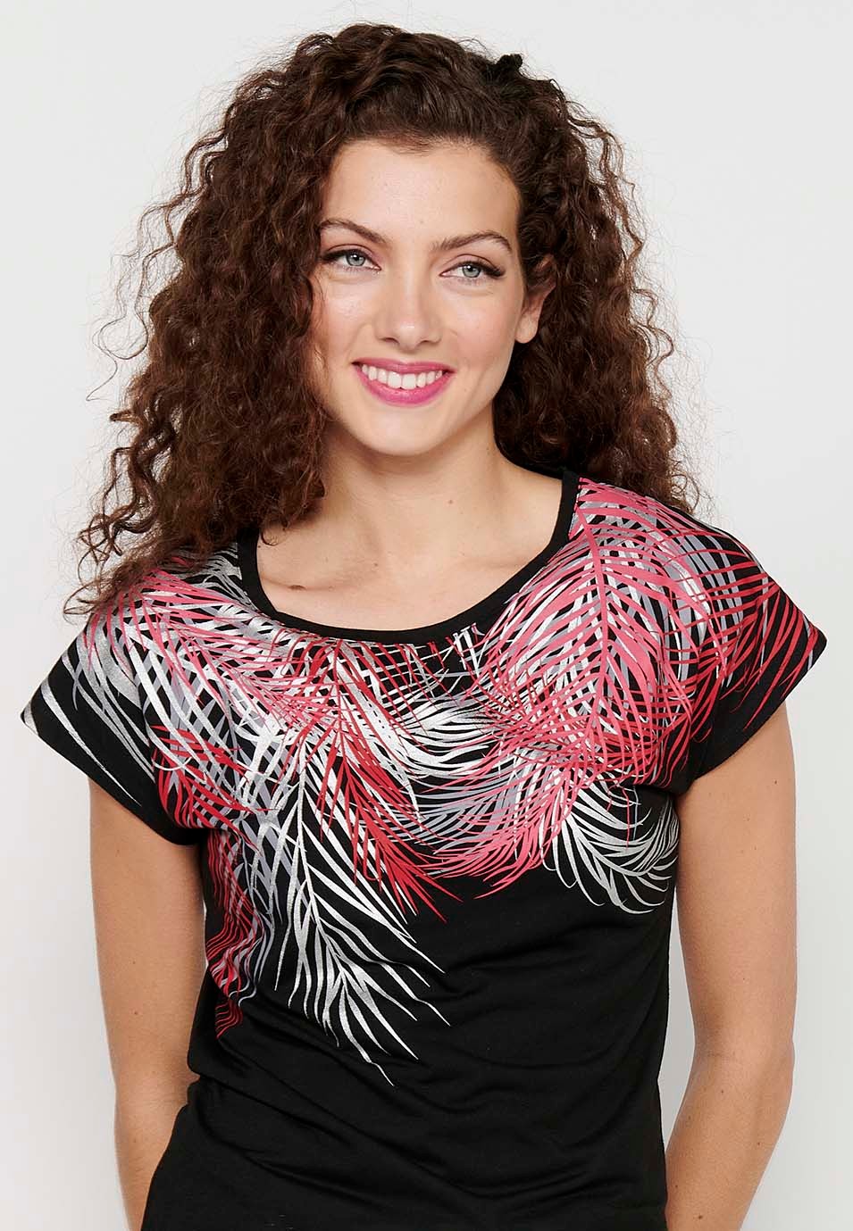 Short Sleeve T-shirt with Round Neck and Front Print in Black for Women 5