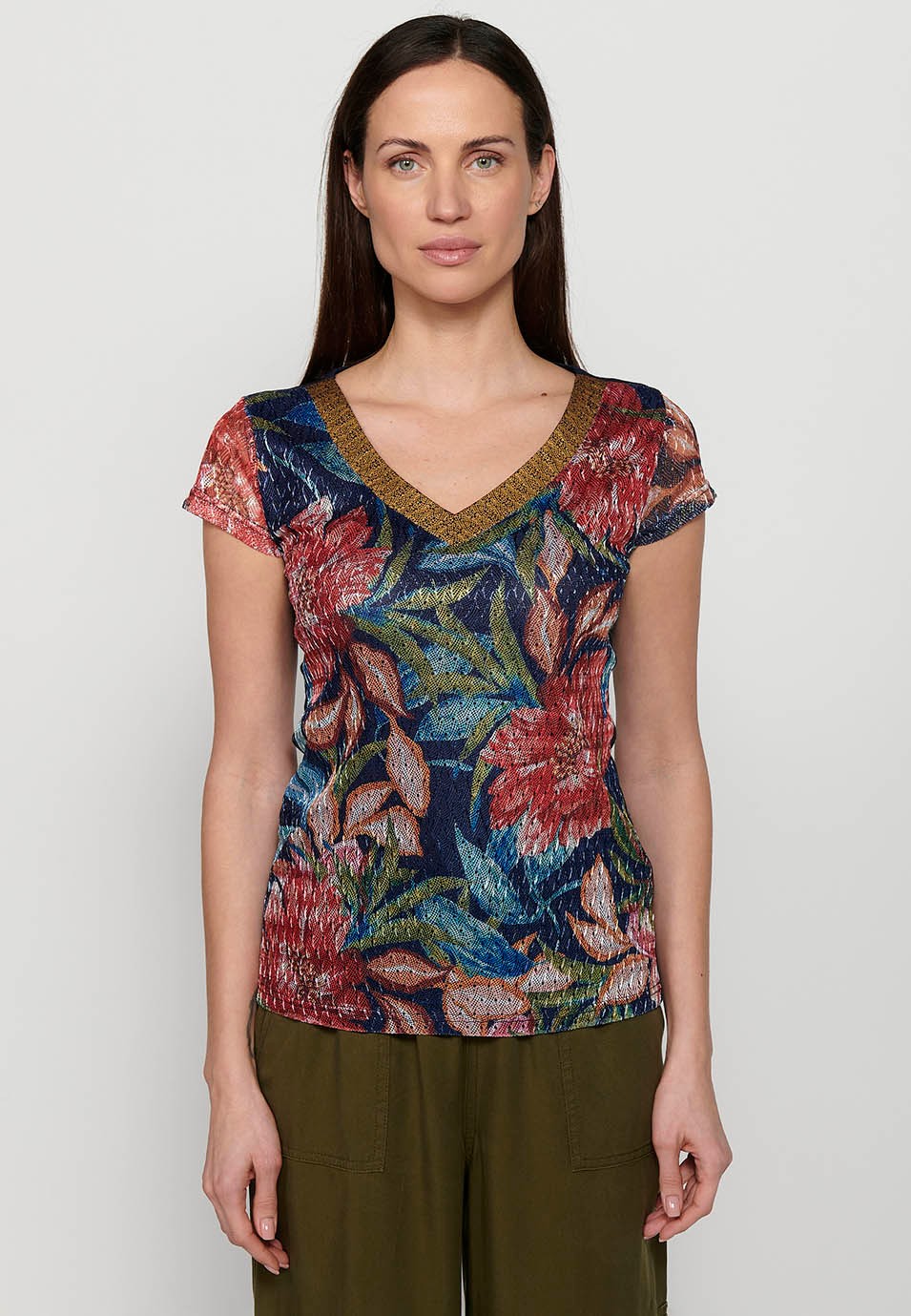 Camiseta de manga corta, cuello pico y estampado floral multicolor para mujer