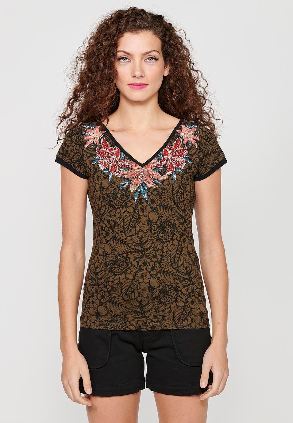 Short-sleeved Cotton T-shirt with V-neck and floral print with Khaki Embroidered Details for Women 4