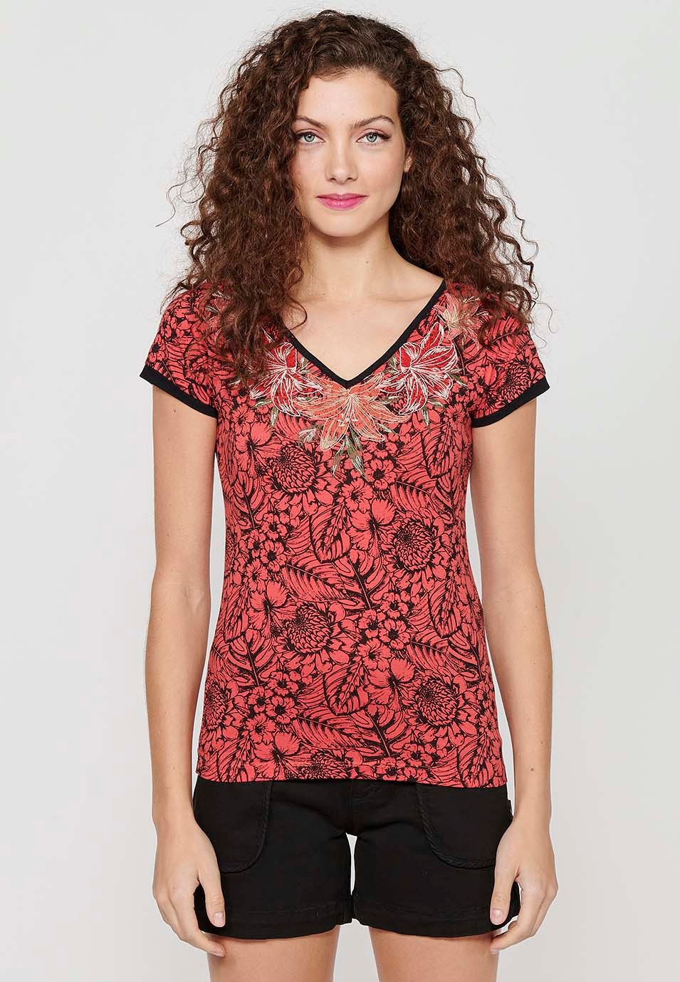 Short-sleeved Cotton T-shirt with V-neck and floral print with Coral Embroidered Details for Women 1