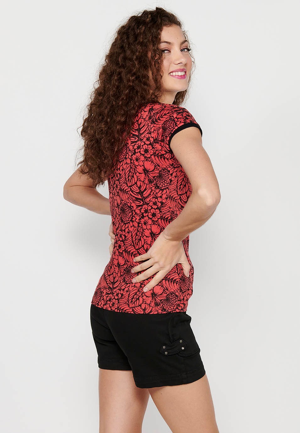Short-sleeved Cotton T-shirt with V-neck and floral print with Coral Embroidered Details for Women 3