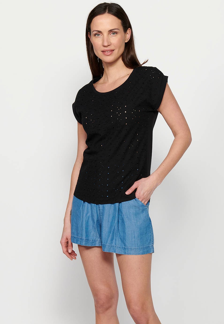 Women's Black Round Neckline Embroidered Short Sleeve T-Shirt