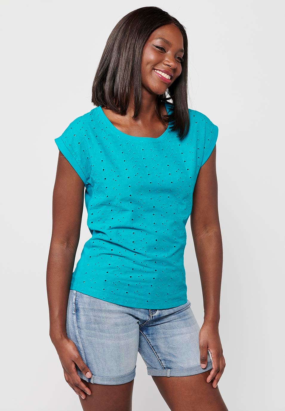 T-shirt aquamarine à manches courtes et col rond brodé pour femmes