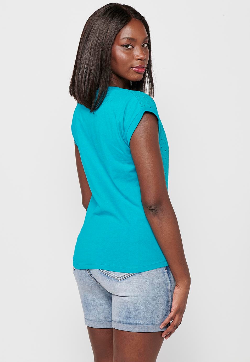 T-shirt aquamarine à manches courtes et col rond brodé pour femmes