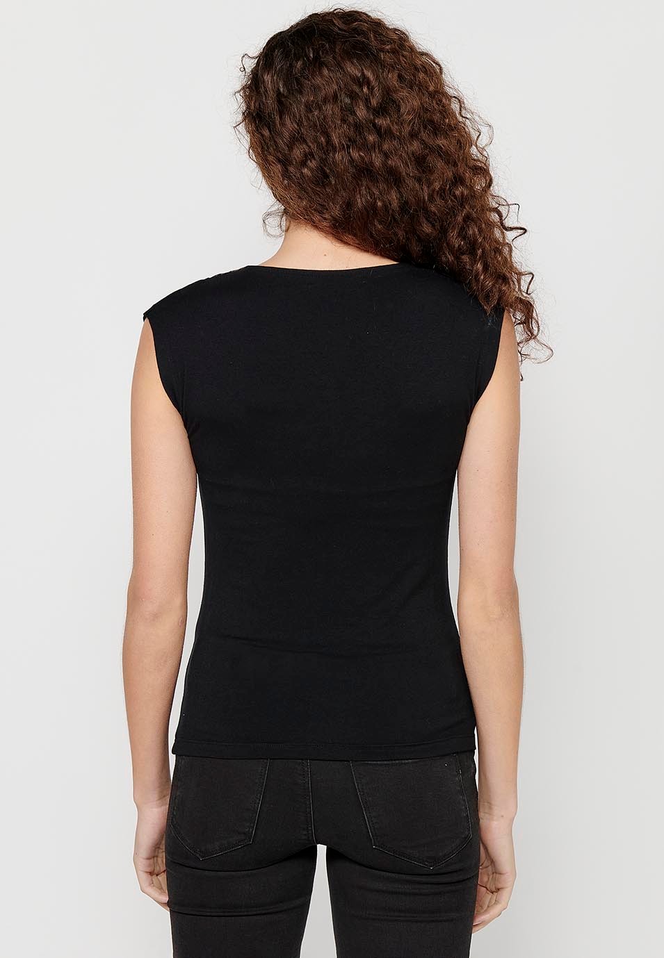 T-shirt noir sans manches avec détail imprimé sur le devant et col rond pour femme 6