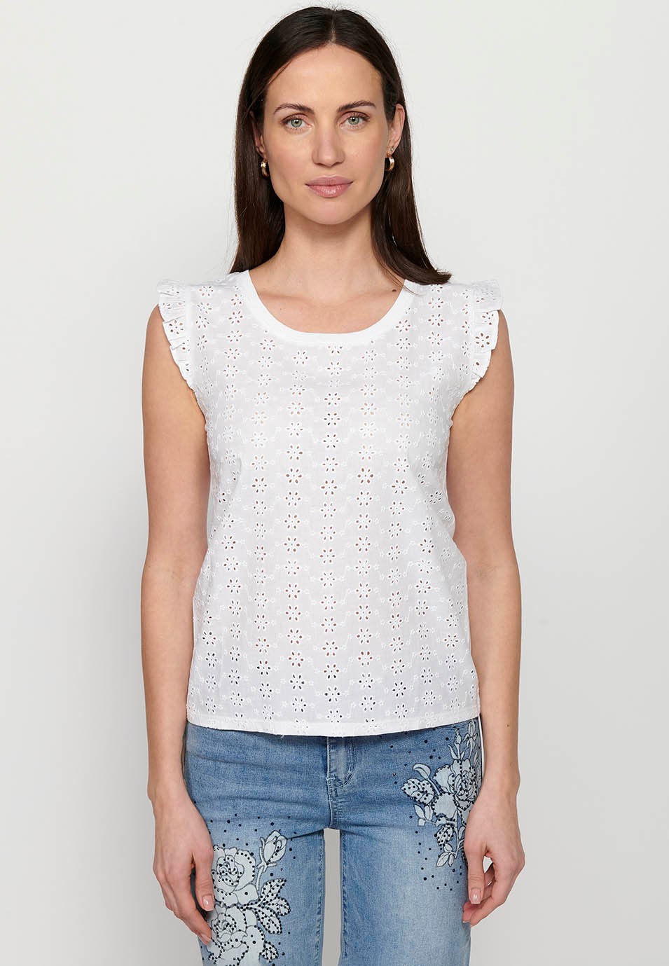 Short sleeve t-shirt, ruffle on the shoulders, white color for women