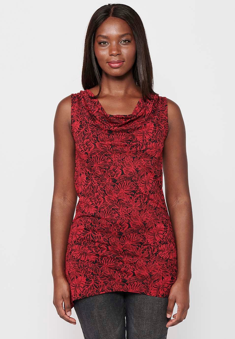 Sleeveless T-shirt with loose boat neckline and asymmetrical finish with red floral print for women 1