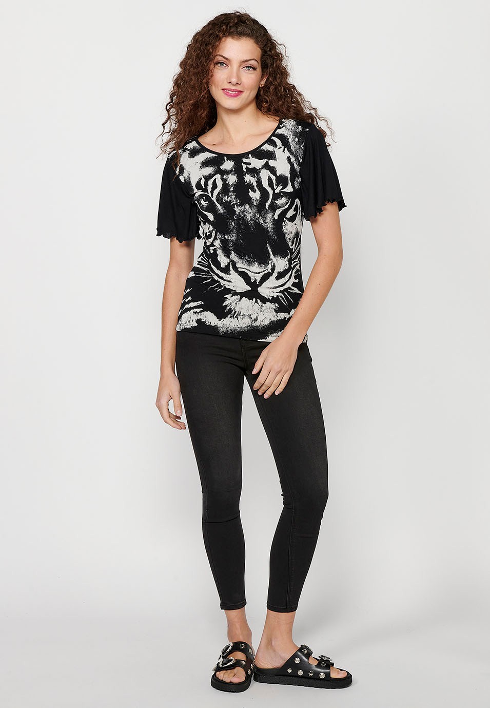 Camiseta Top con mangas anchas y Estampado delantero de Color Negro para Mujer 4