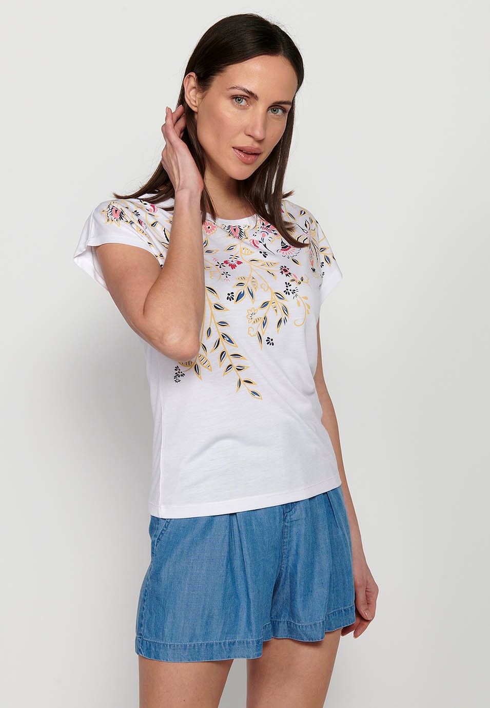 Women's White Round Neck Short Sleeve Cotton Top with Front Floral Embroidery