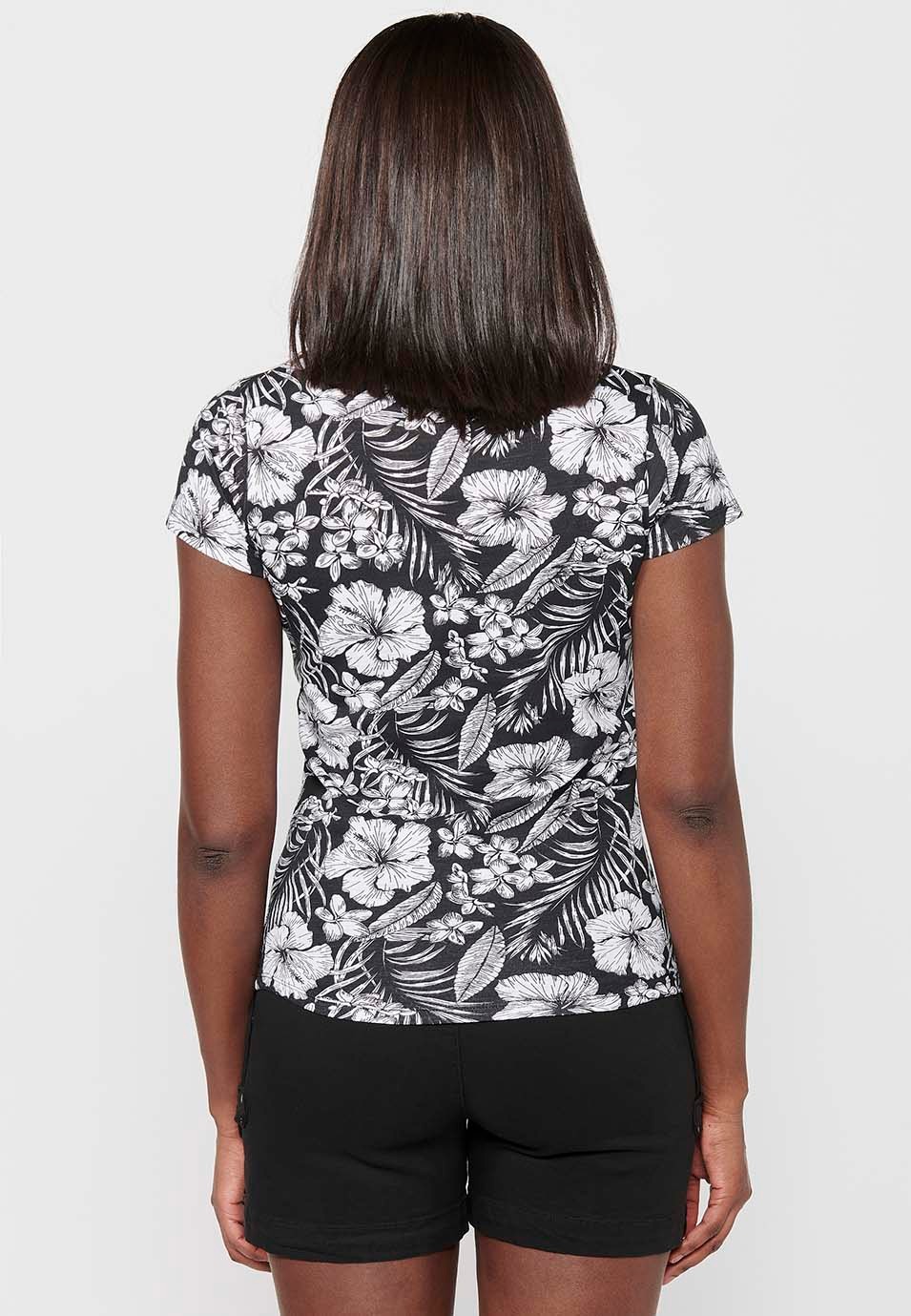 Short-sleeved Cotton T-shirt with V-neckline and Black Floral Print for Women 2