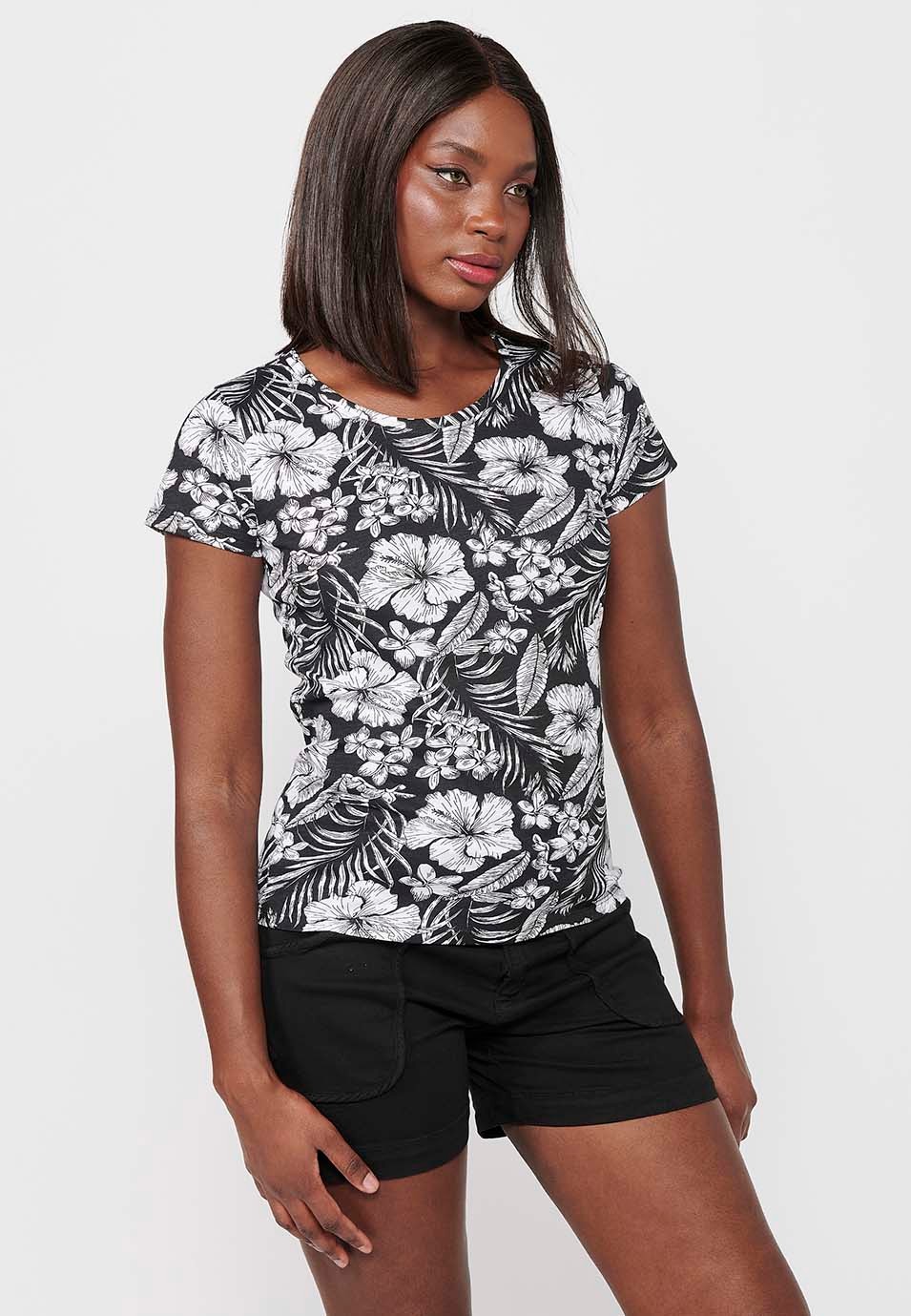 Short-sleeved Cotton T-shirt with V-neckline and Black Floral Print for Women 5