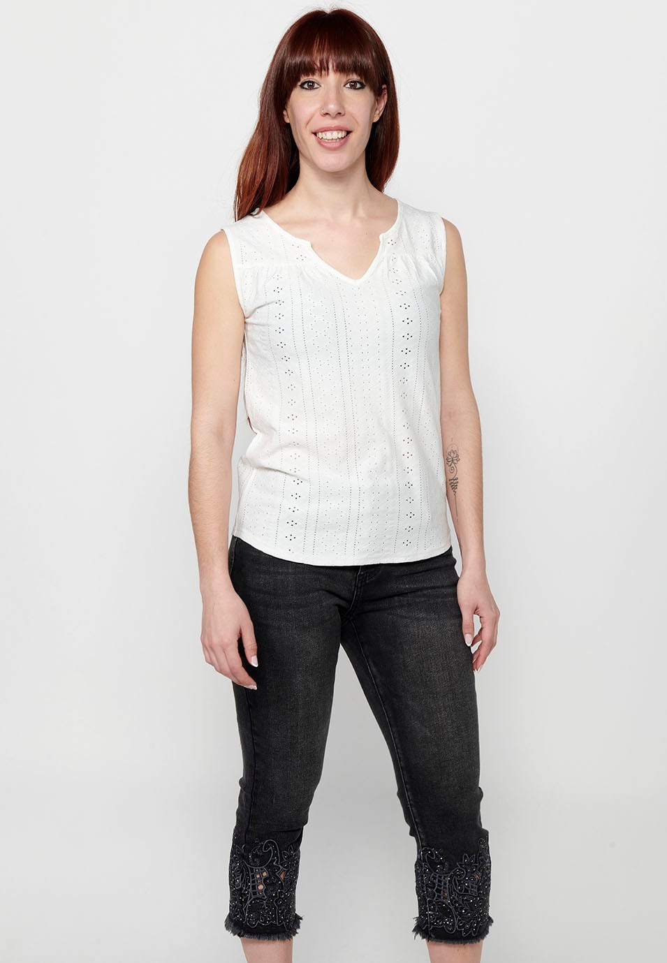 Ärmelloses T-Shirt, Rundhalsausschnitt mit weißer Öffnung für Damen 5