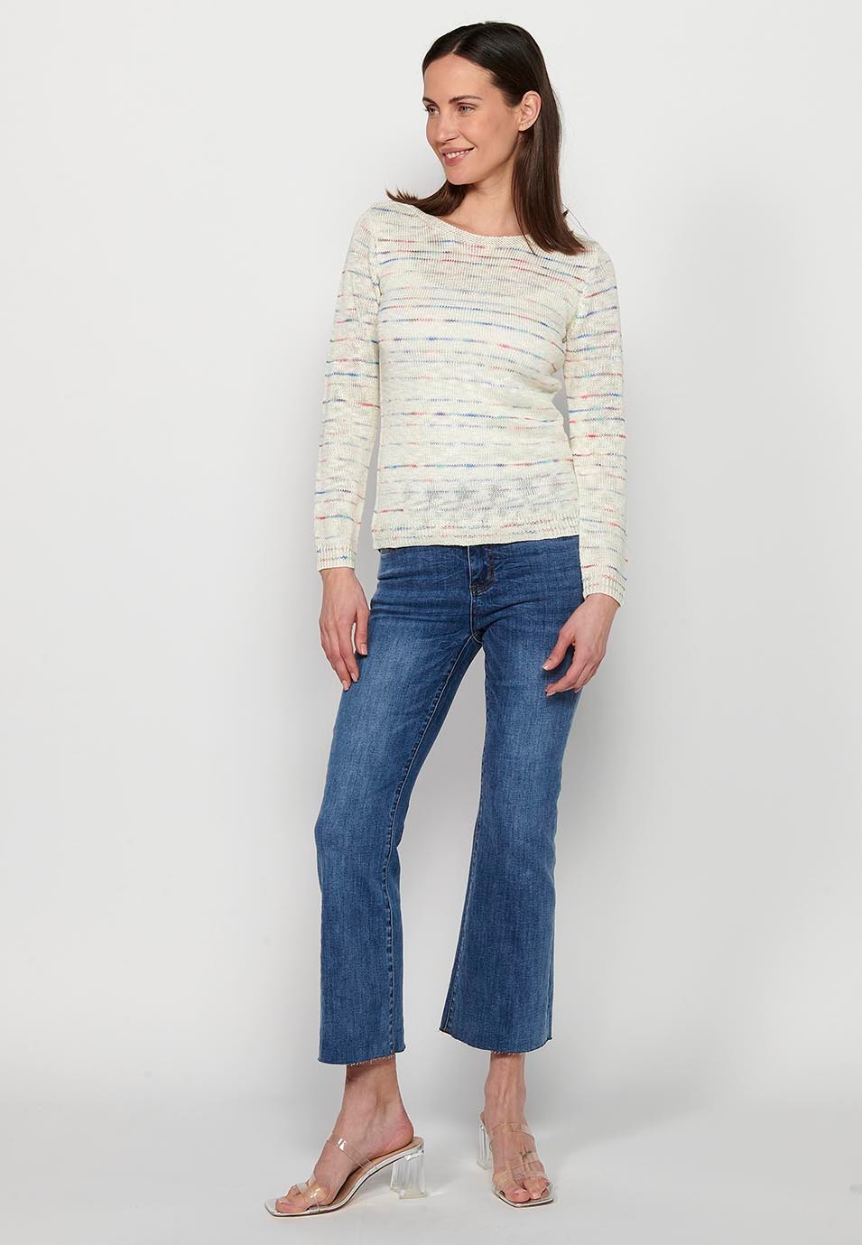 Long-sleeved, round-neck, off-white heather sweater for women