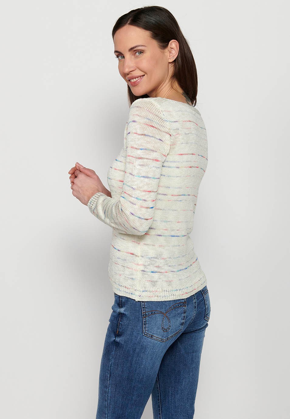 Long-sleeved, round-neck, off-white heather sweater for women
