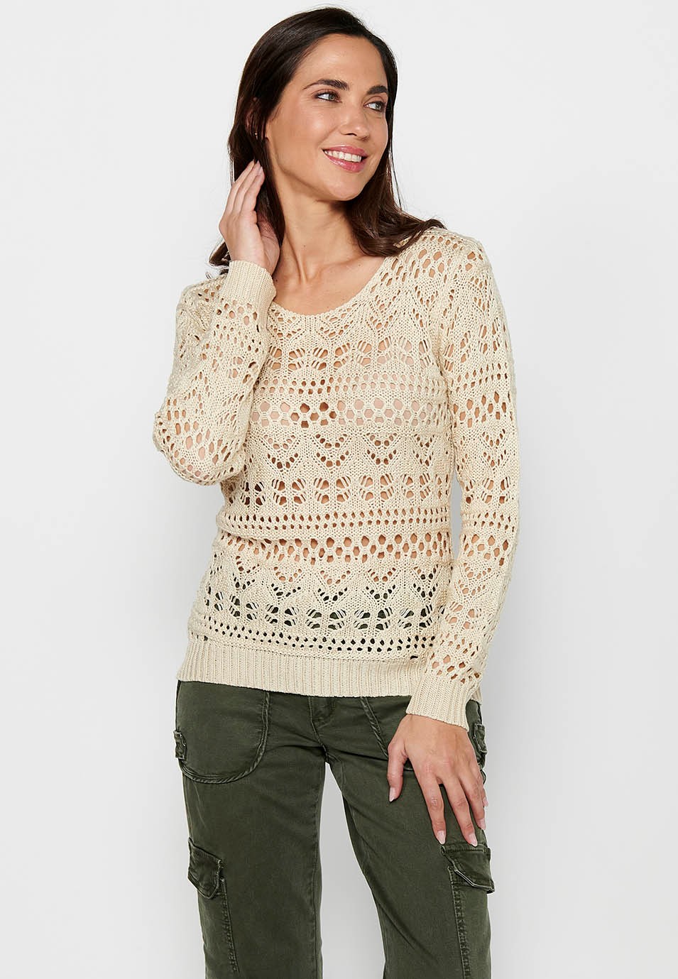Long sleeve sweater with round neck. Beige Openwork Tricot for Women 4
