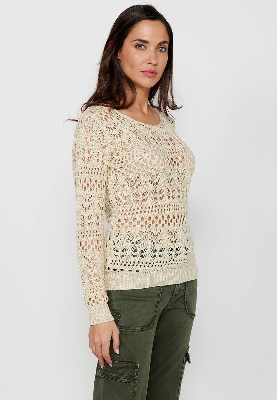 Jersey de manga larga con Cuello redondo. Tricot calado de Color Beige para Mujer 3