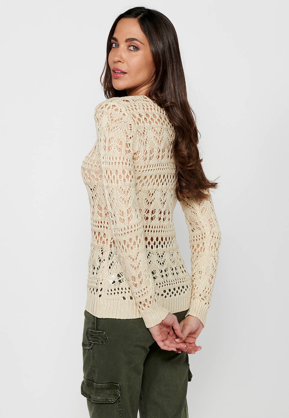 Jersey de manga larga con cuello redondo. tricot calado de color beige para mujer | Moda Actual 8